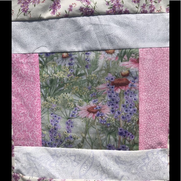 NEW- Handcrafted Homemade Summer Meadow Flowers Machine Quilt. - Picture 2 of 4